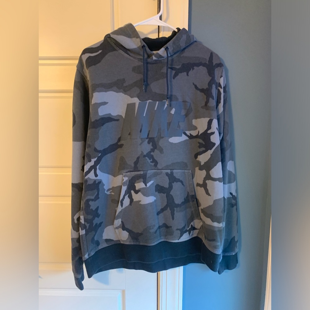 👟EUC Men’s Nike Black/Gray Camouflage Hooded Sweatshirt